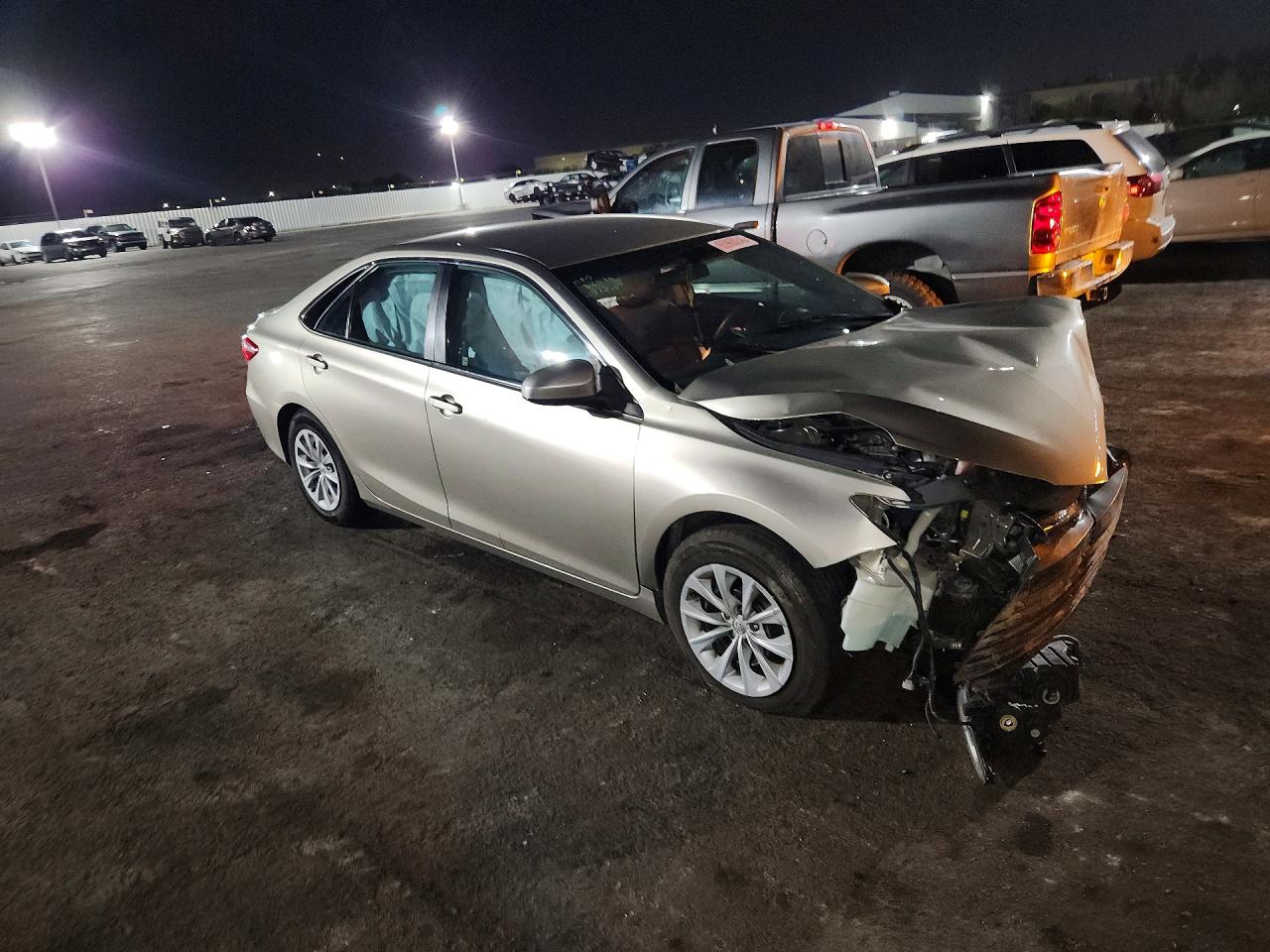 2015 TOYOTA CAMRY LE — снимка 4