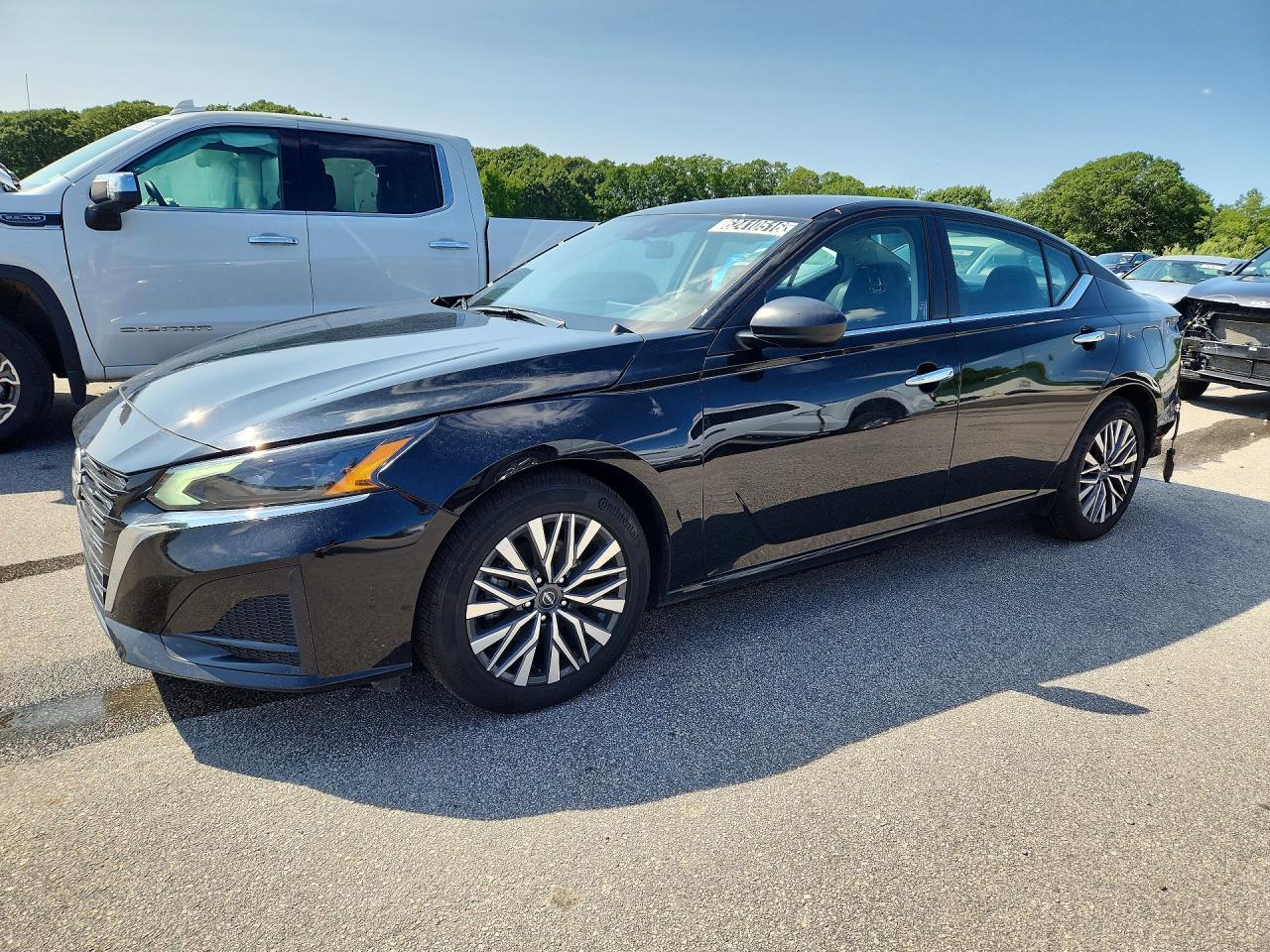 2025 NISSAN ALTIMA SV