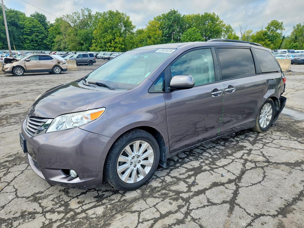 2015 TOYOTA SIENNA XLE 7-PASSENGER