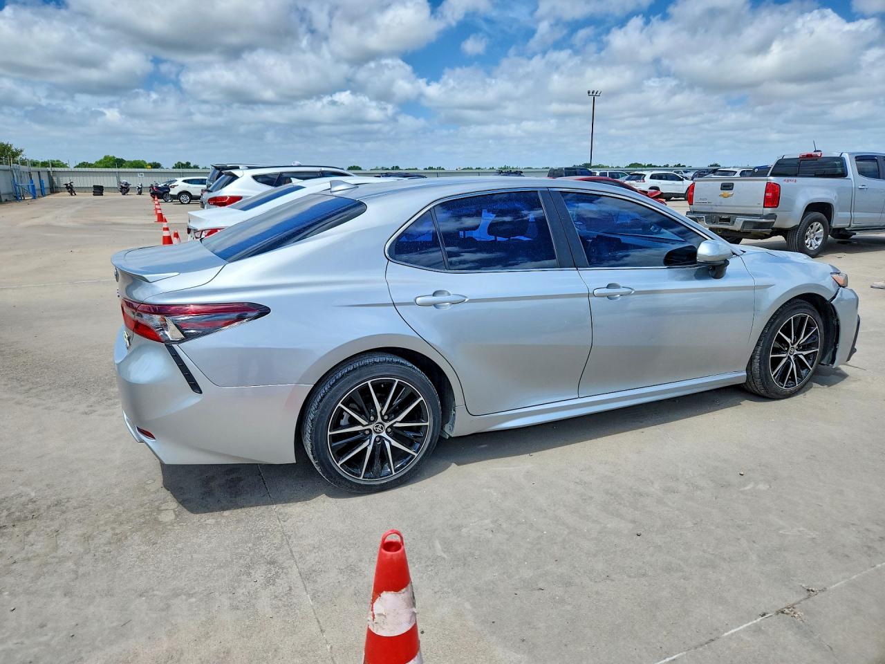 2021 TOYOTA CAMRY SE — снимка 3