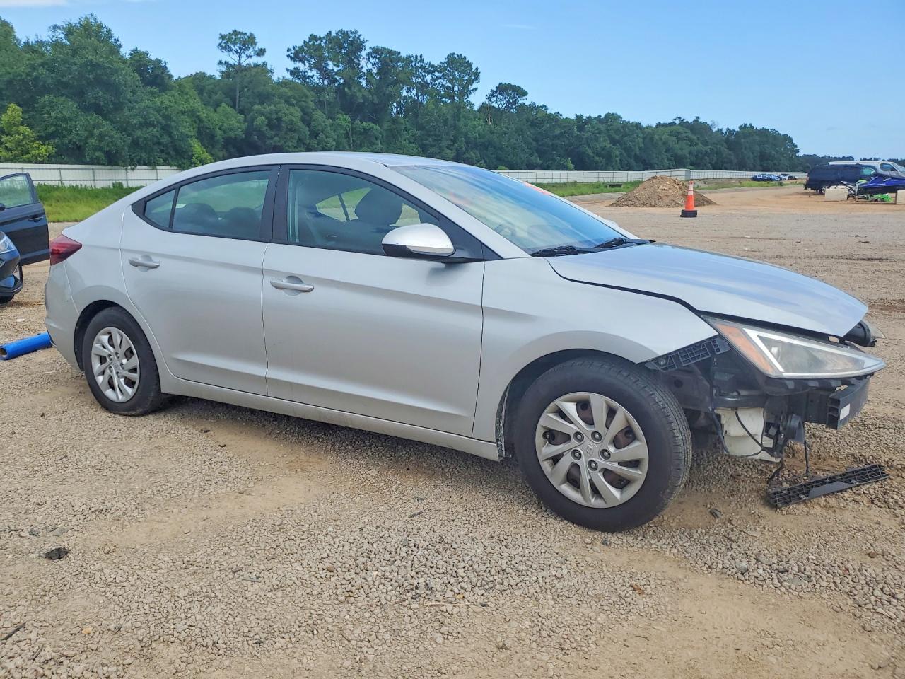 2019 HYUNDAI ELANTRA SE — снимка 4