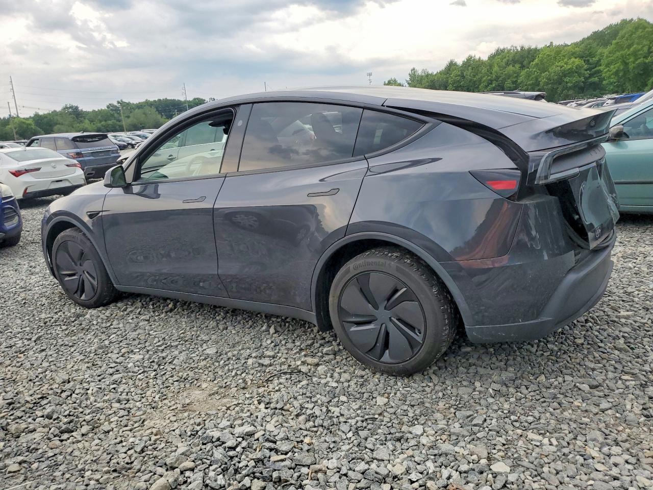 2026 TESLA MODEL Y — снимка 2