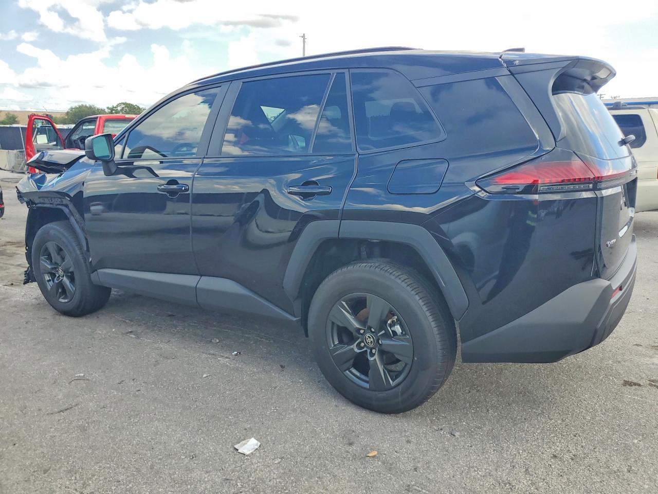 2026 TOYOTA RAV4 LE — снимка 2