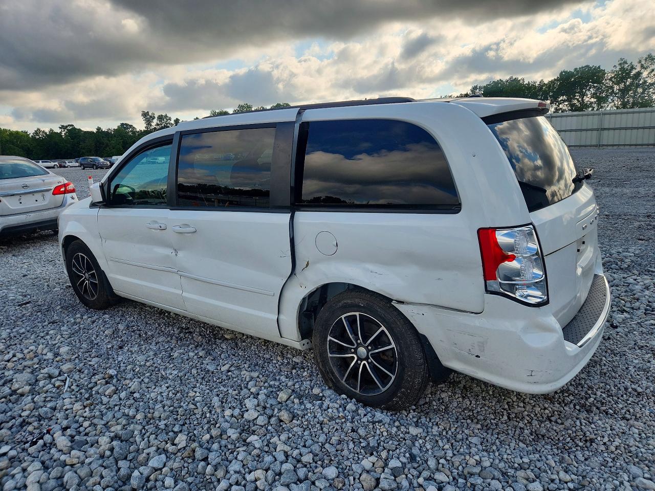 2017 DODGE GRAND CARAVAN GT — снимка 2