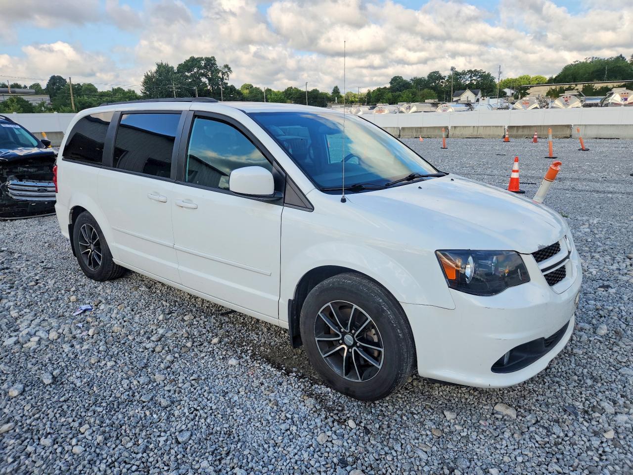 2017 DODGE GRAND CARAVAN GT — снимка 4