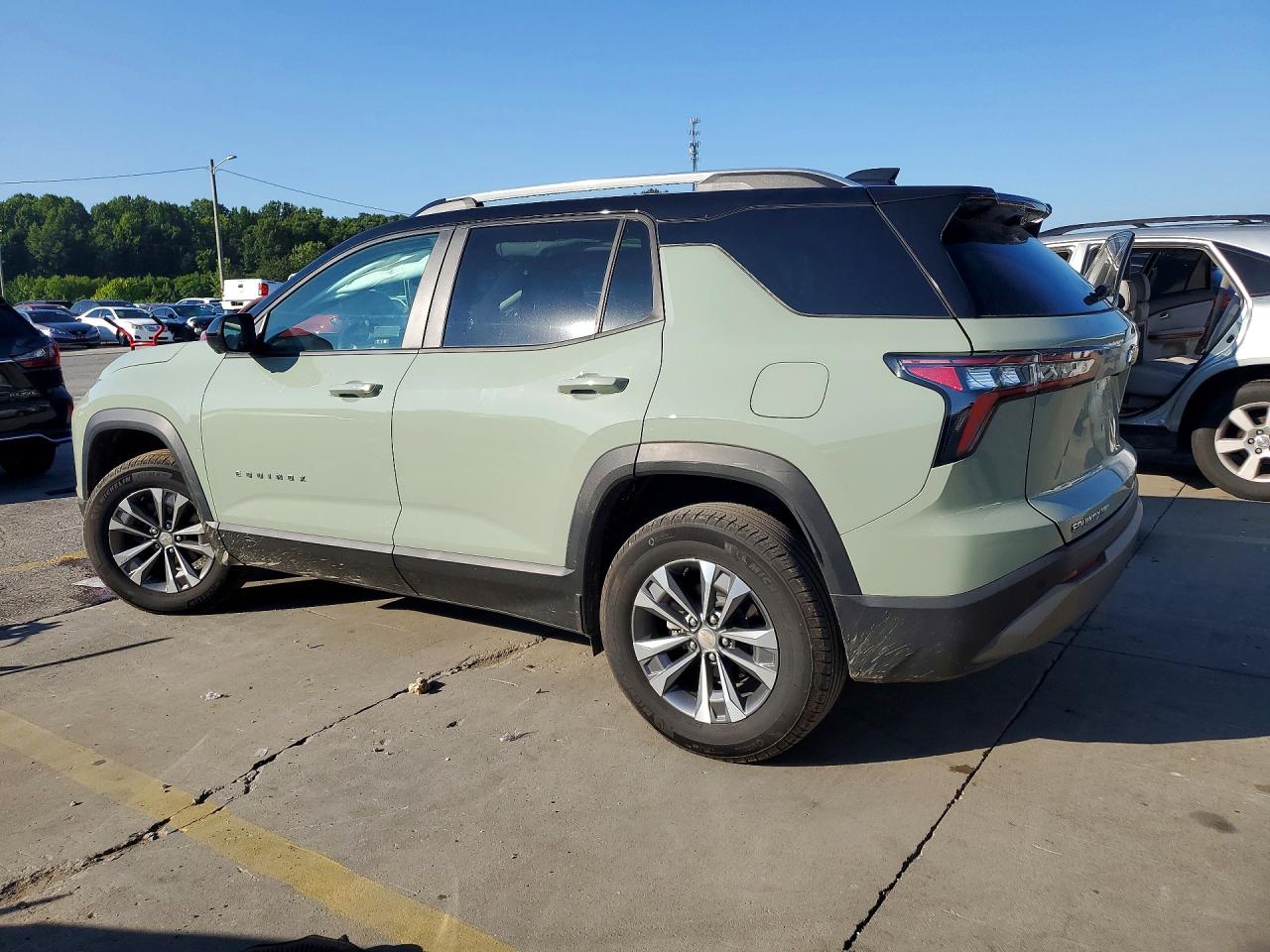 2025 CHEVROLET EQUINOX LT — снимка 2