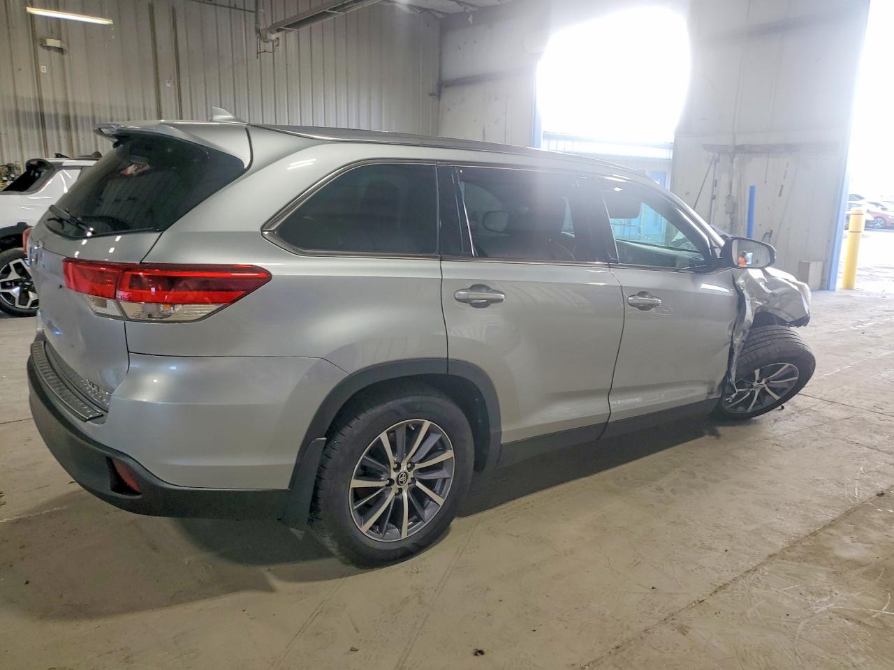 2019 TOYOTA HIGHLANDER XLE — снимка 3