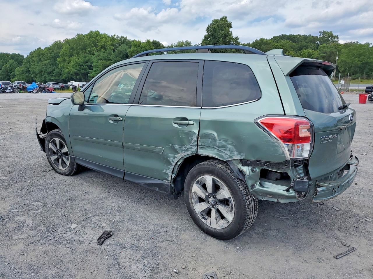 2017 SUBARU FORESTER 2.5I LIMITED — снимка 2
