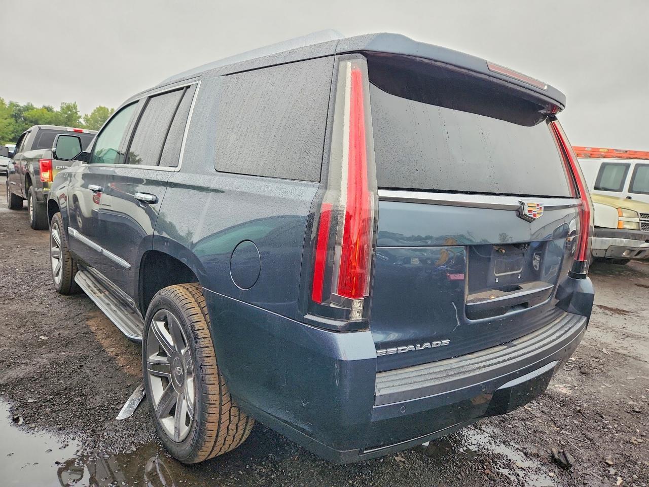 2019 CADILLAC ESCALADE LUXURY — снимка 2
