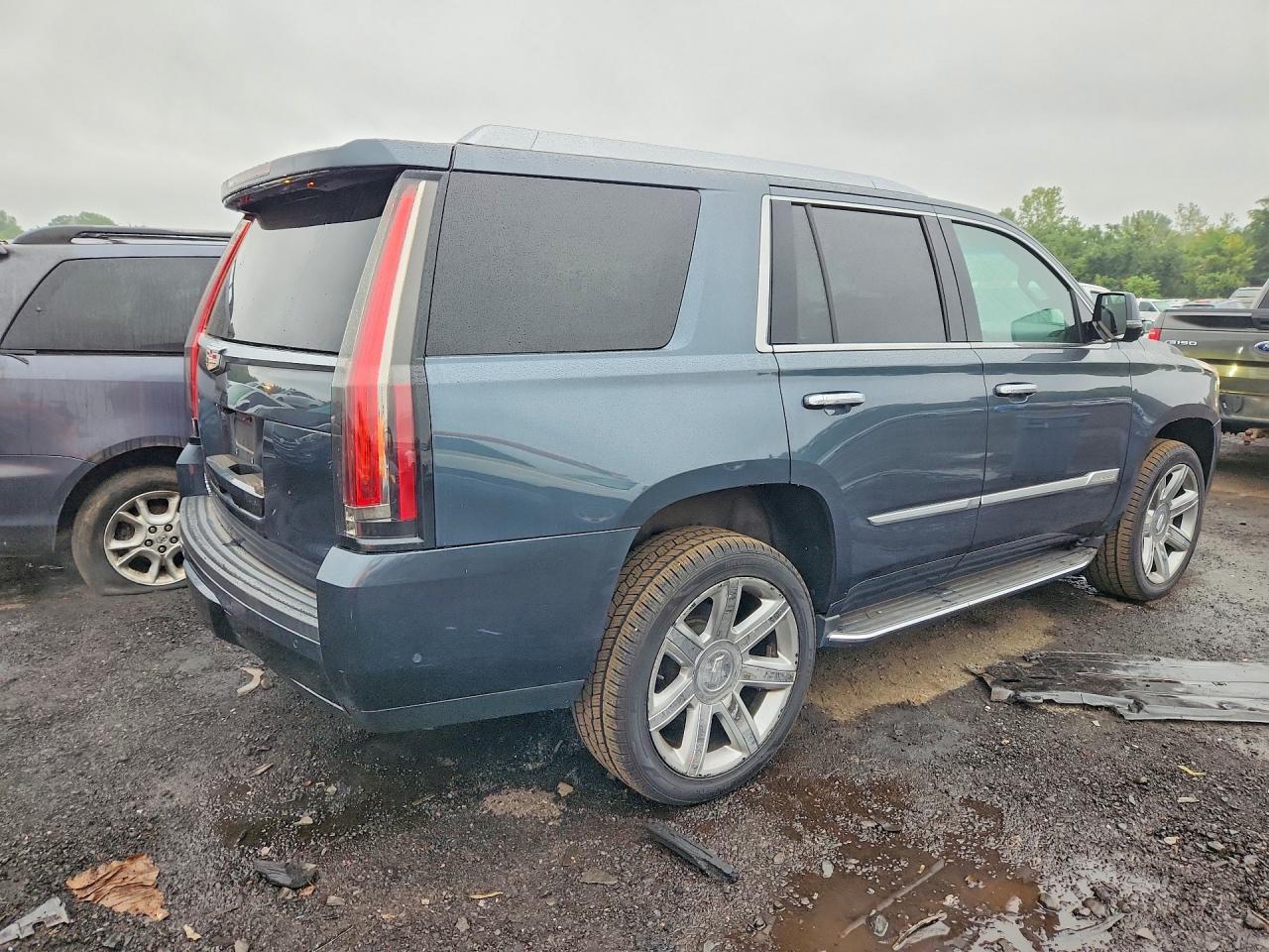 2019 CADILLAC ESCALADE LUXURY — снимка 3