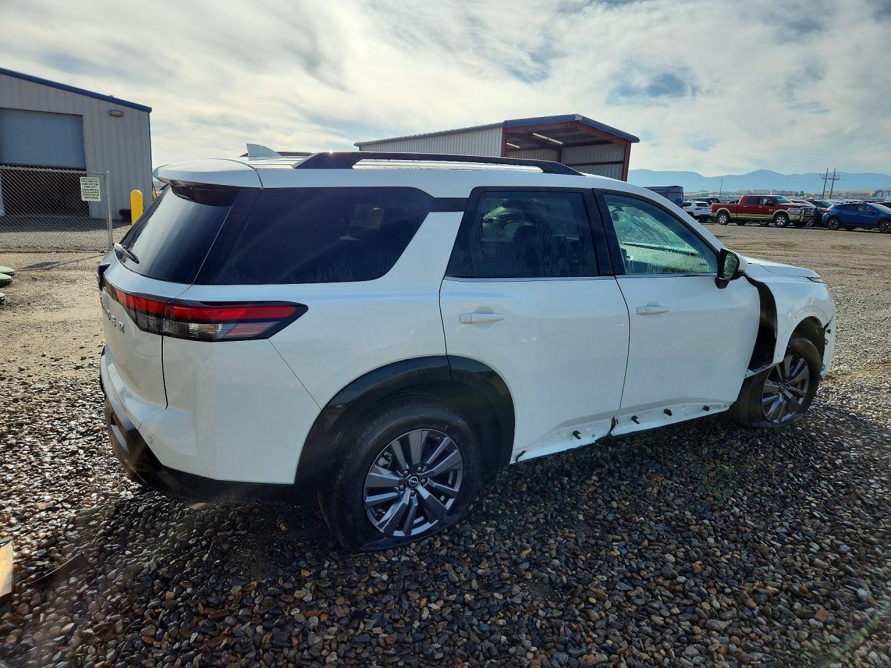 2025 NISSAN PATHFINDER SV — снимка 3