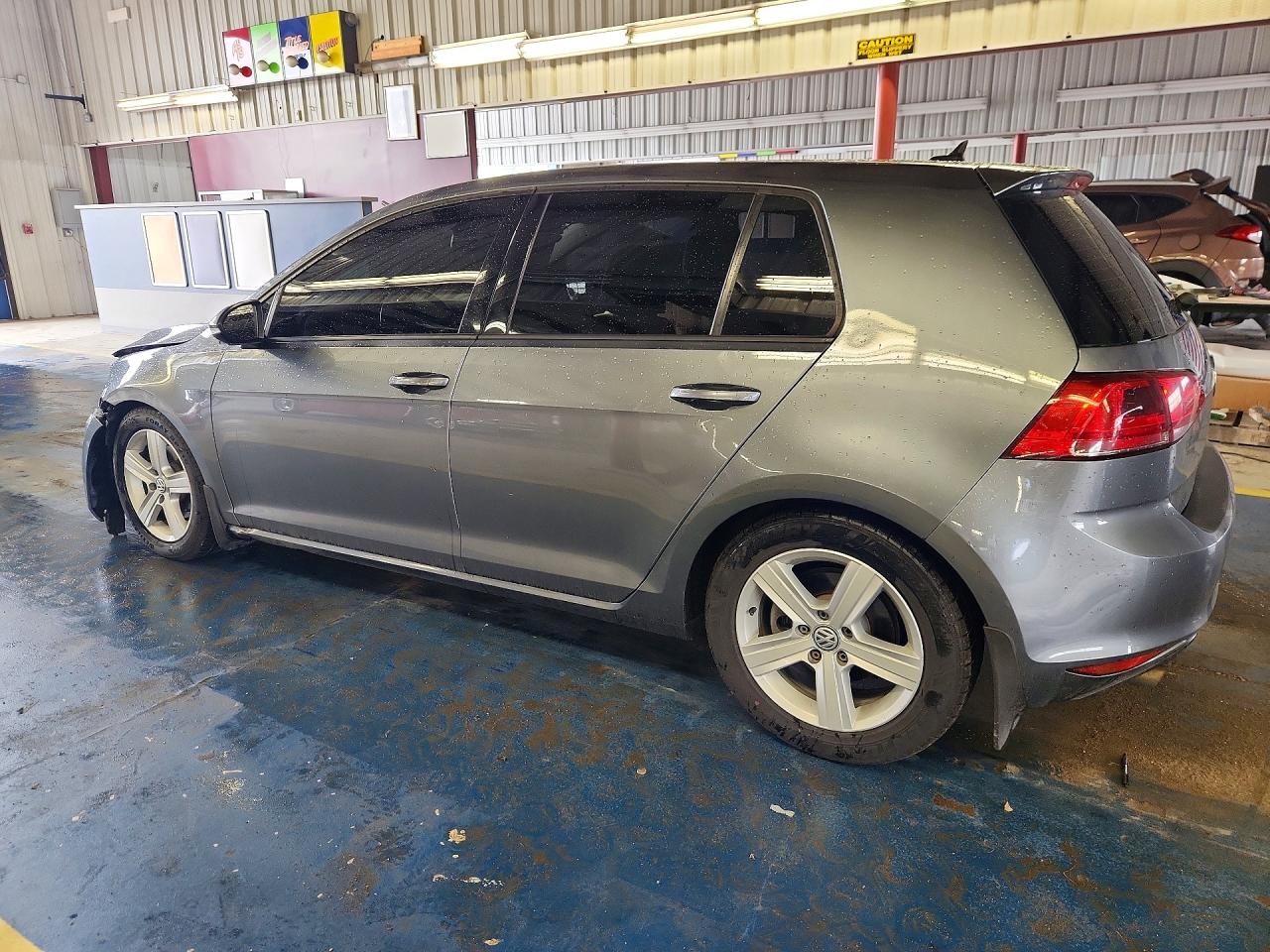 2017 VOLKSWAGEN GOLF S — снимка 2