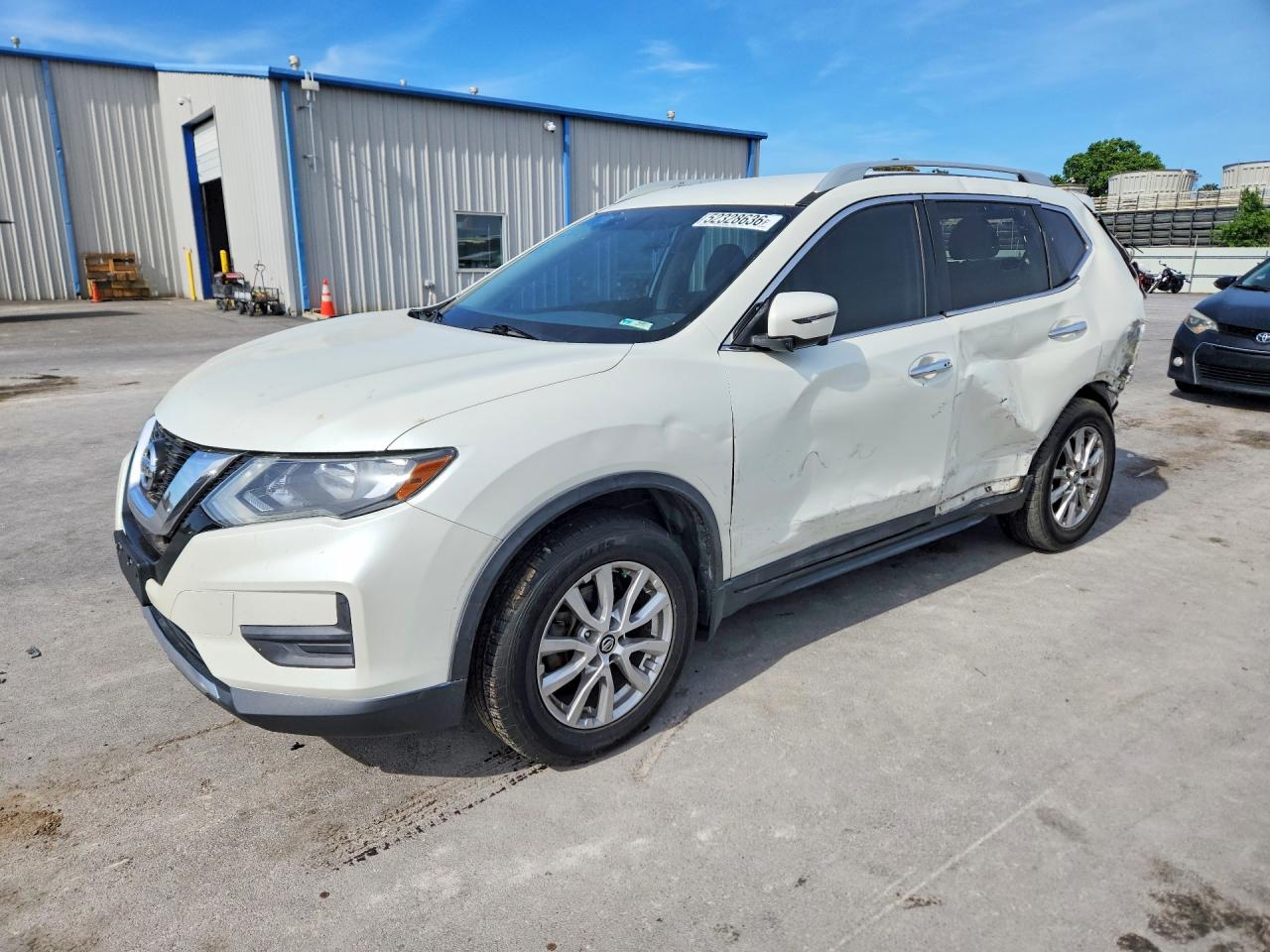2017 NISSAN ROGUE SV