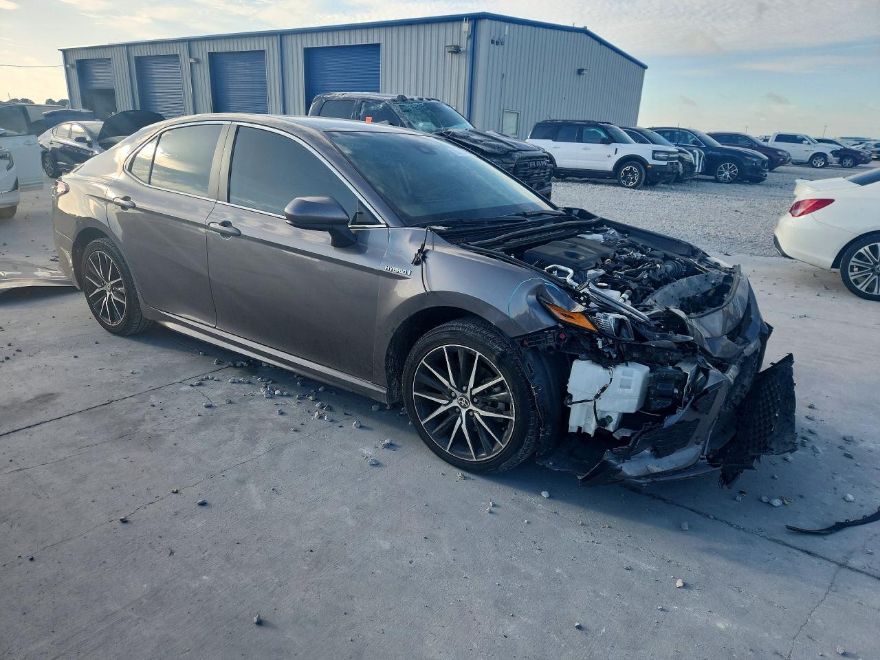 2021 TOYOTA CAMRY SE — снимка 4