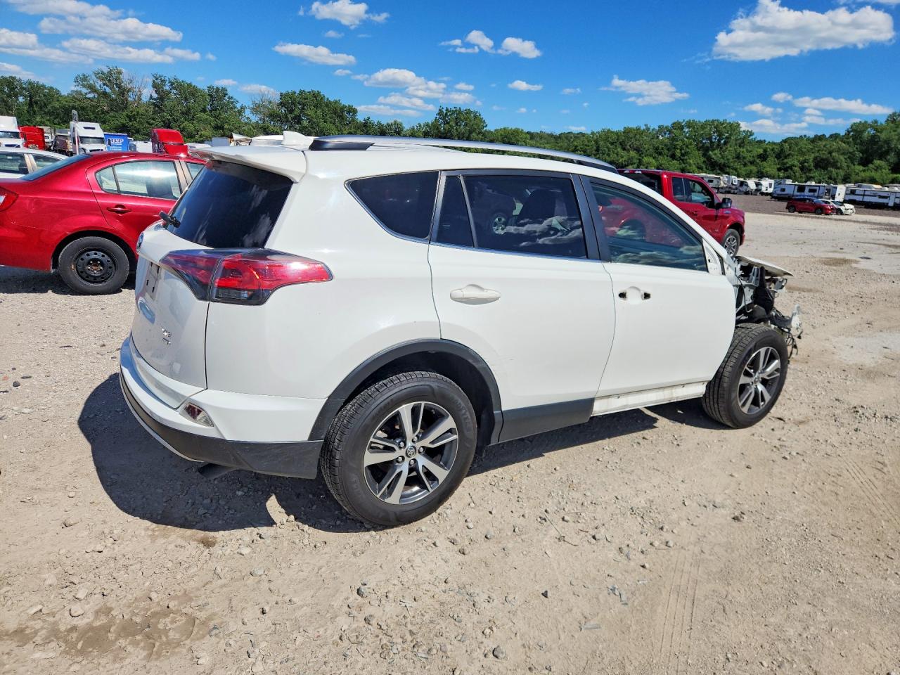 2018 TOYOTA RAV4 XLE — снимка 3