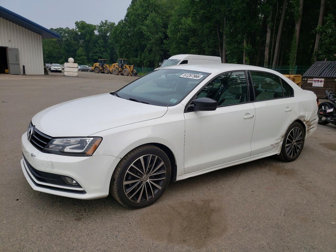 2016 VOLKSWAGEN JETTA SPORT