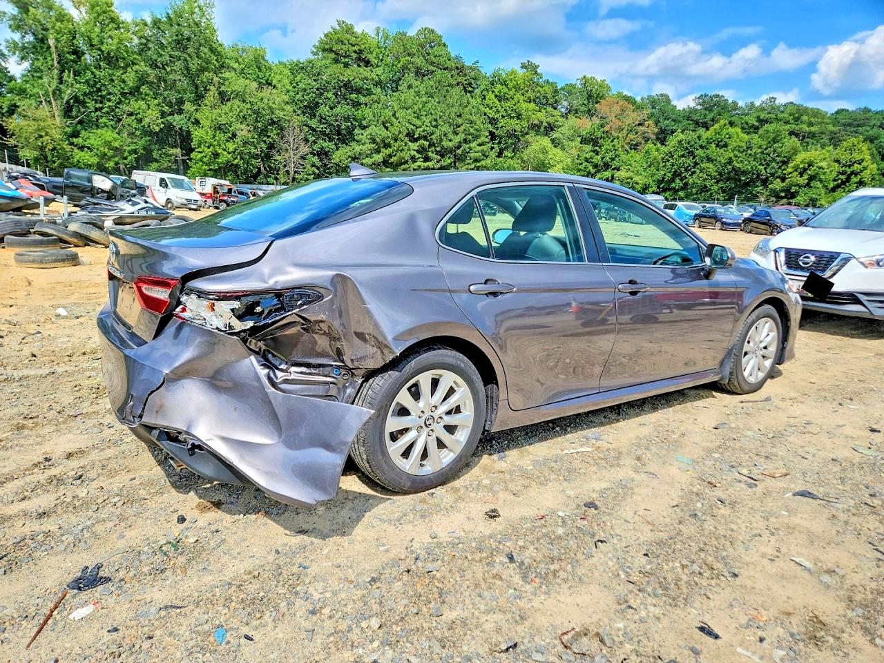 2019 TOYOTA CAMRY LE — снимка 3