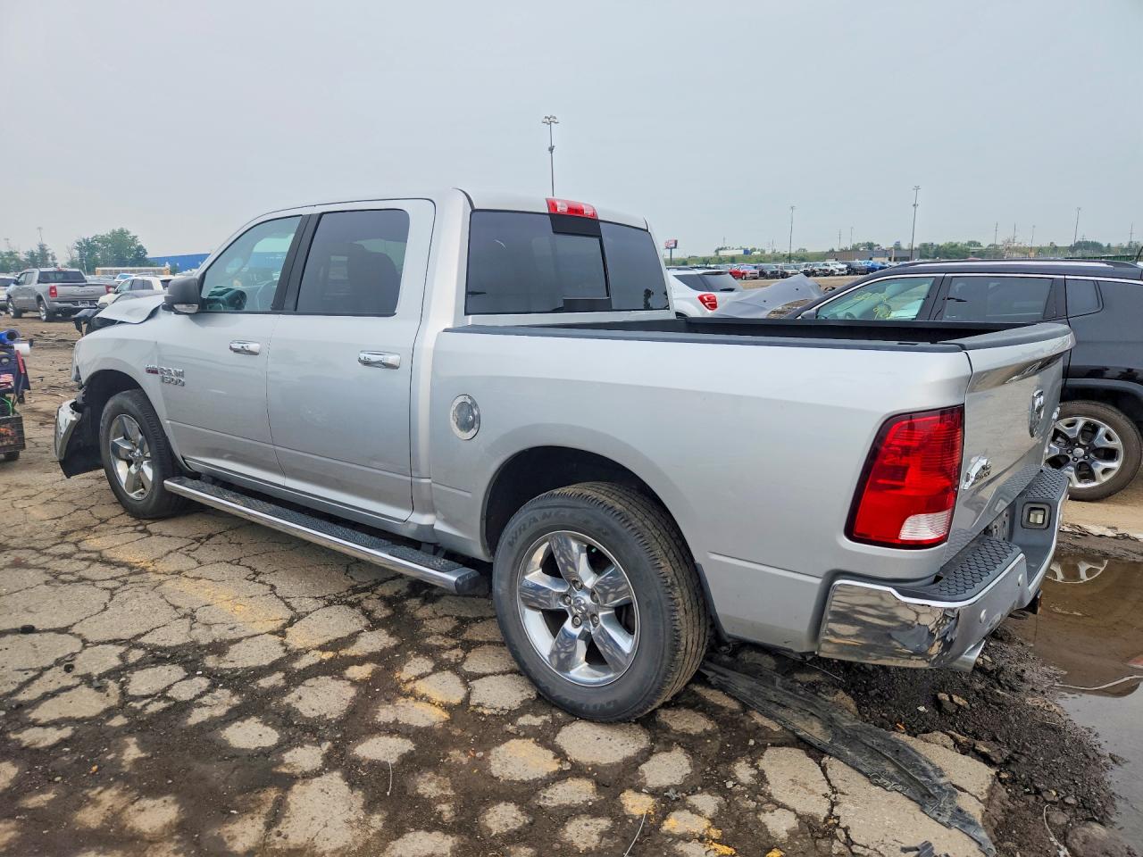 2016 RAM 1500 SLT — снимка 2