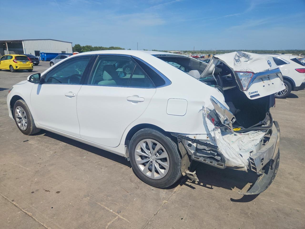 2017 TOYOTA CAMRY LE — снимка 2