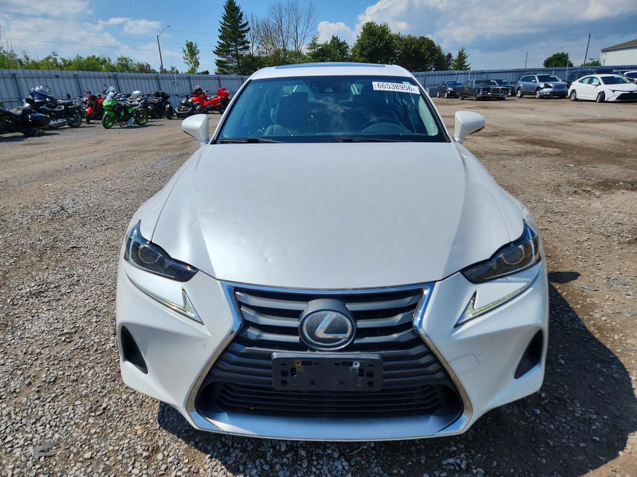2017 LEXUS IS 300 — снимка 5