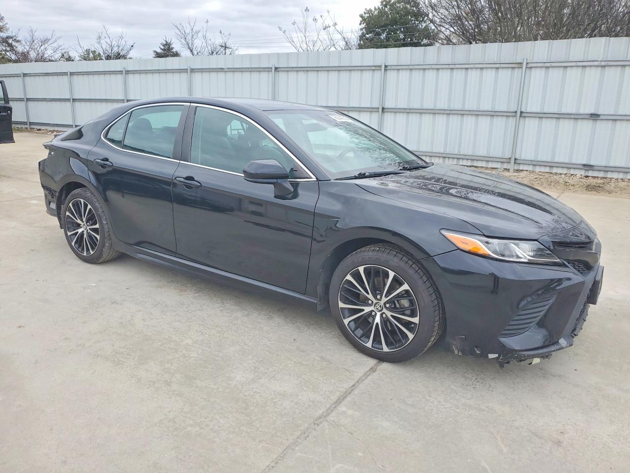 2019 TOYOTA CAMRY L — снимка 4