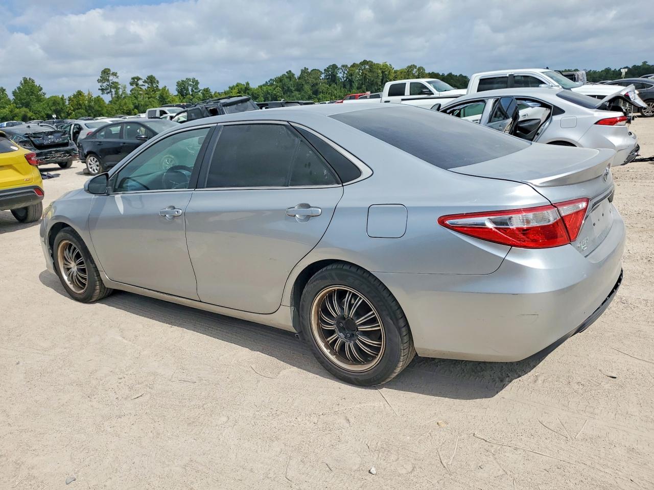 2015 TOYOTA CAMRY SE — снимка 2