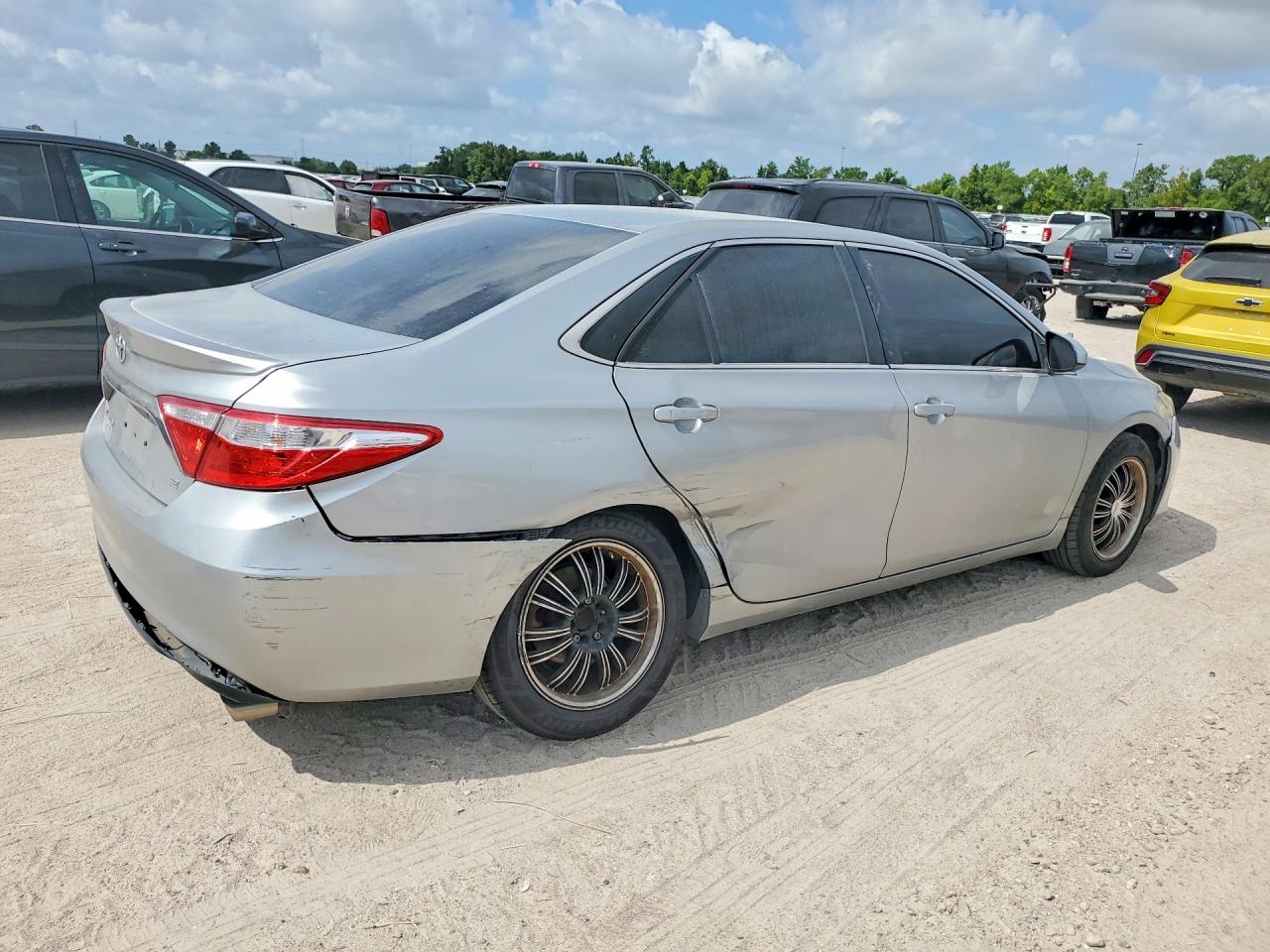 2015 TOYOTA CAMRY SE — снимка 3