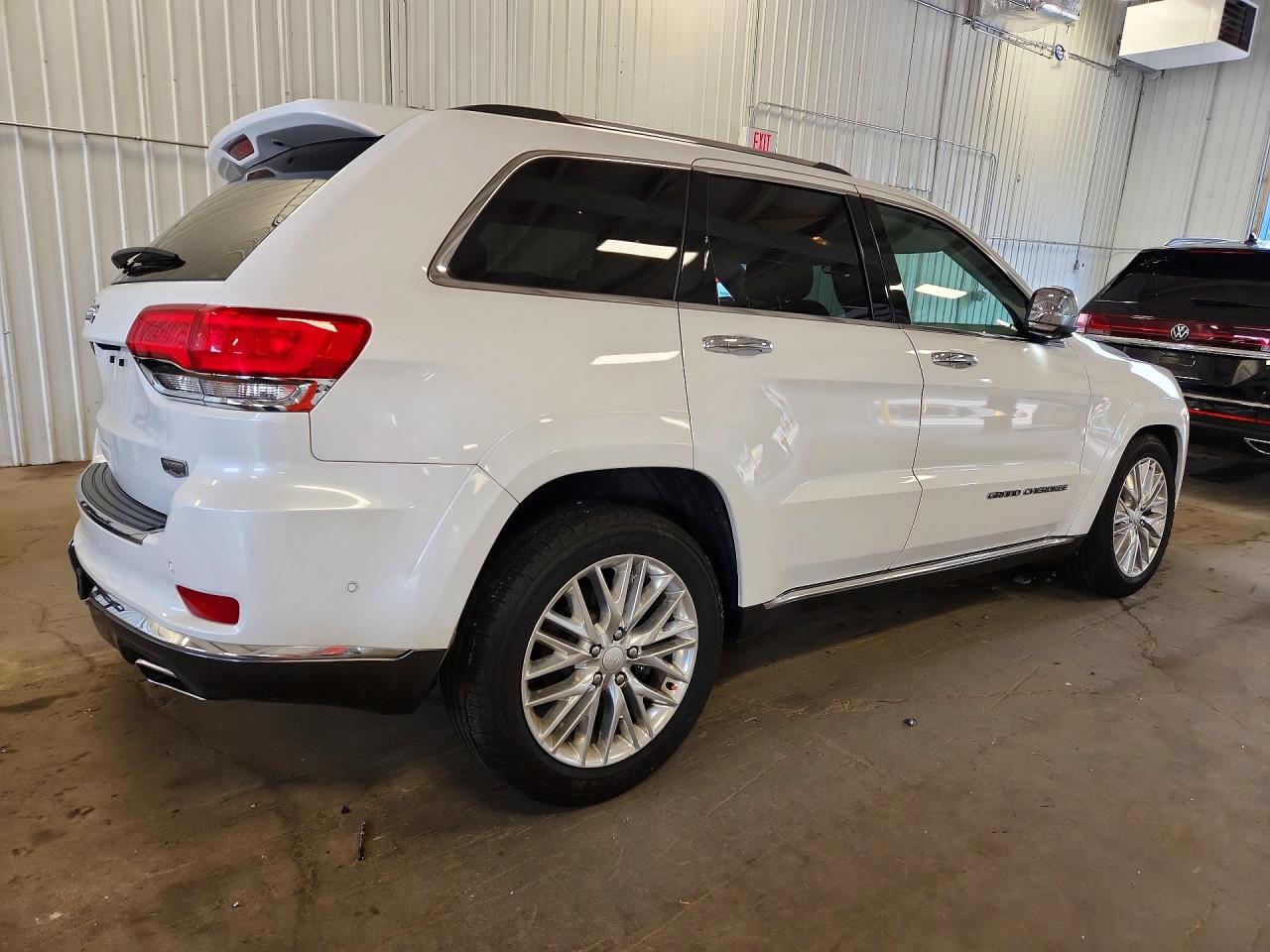 2017 JEEP GRAND CHEROKEE SUMMIT — снимка 3
