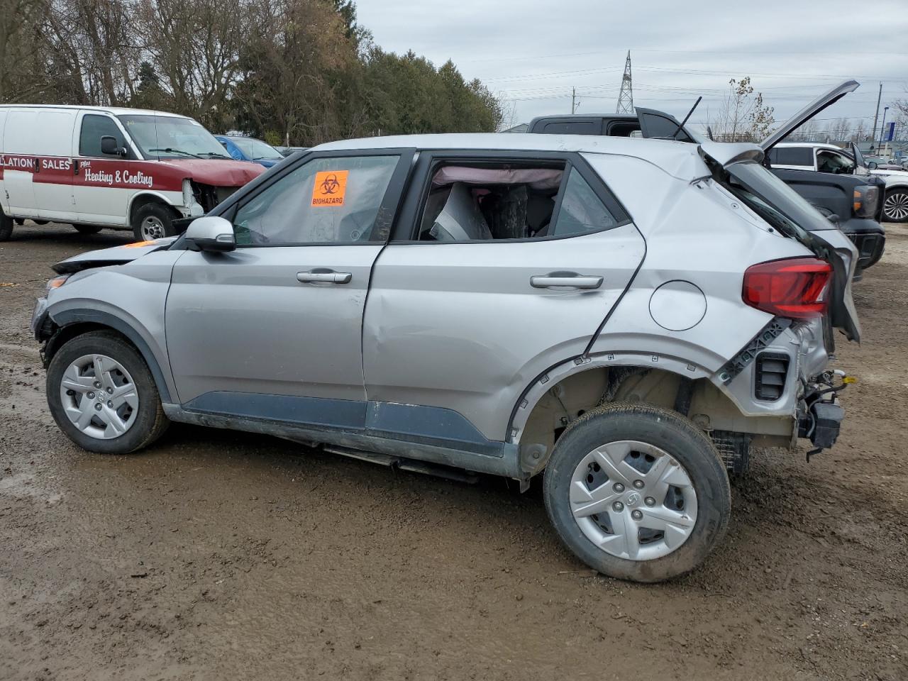 2025 HYUNDAI VENUE SE — снимка 2