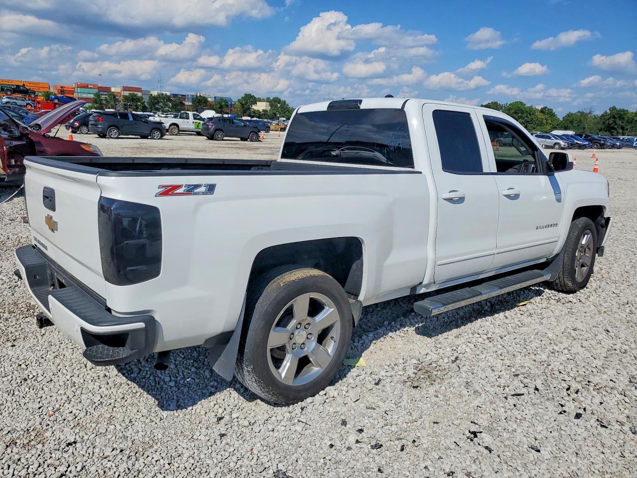 2017 CHEVROLET SILVERADO K1500 LT — снимка 3
