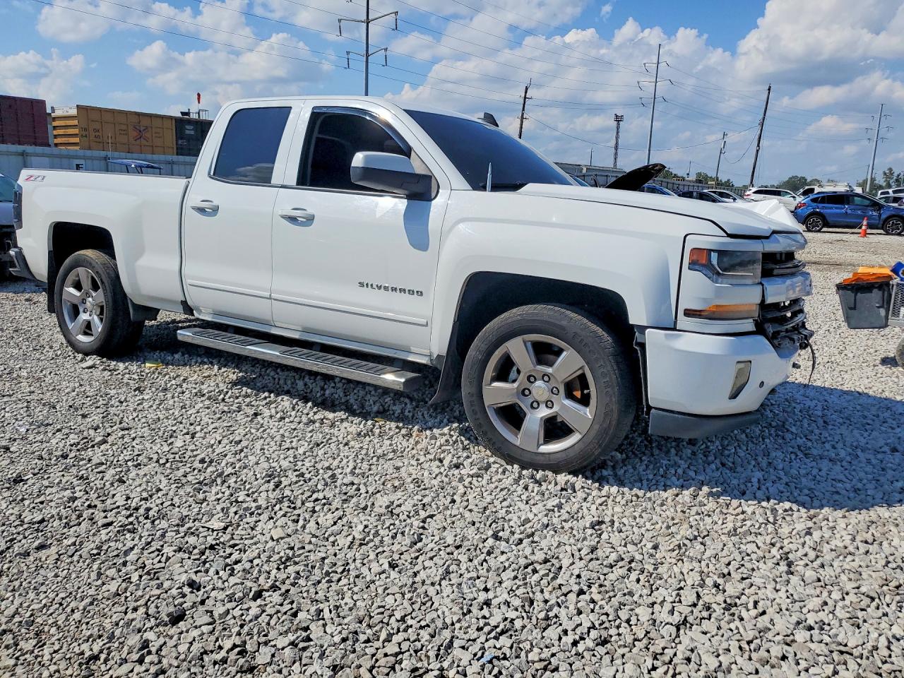 2017 CHEVROLET SILVERADO K1500 LT — снимка 4