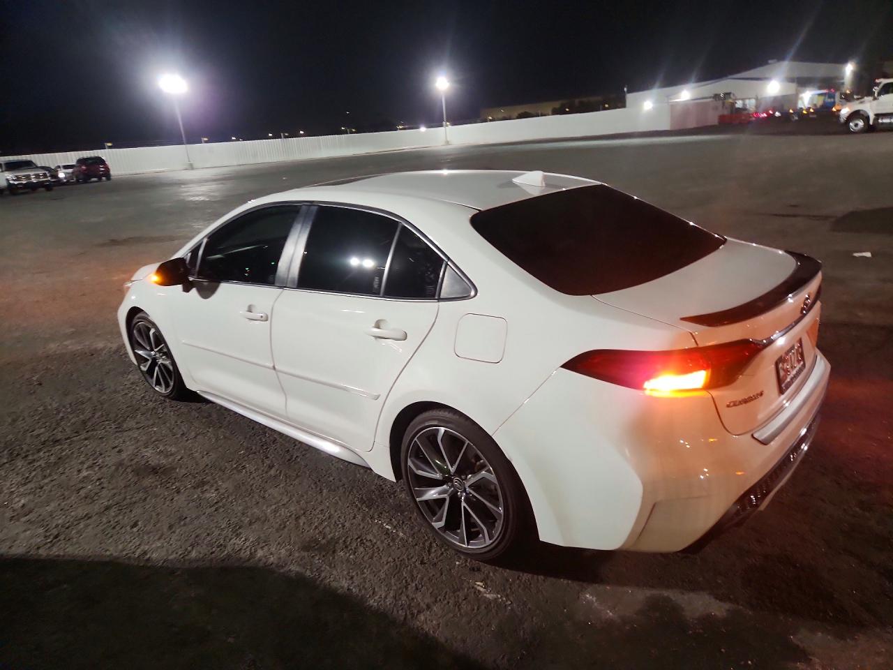 2021 TOYOTA COROLLA XSE — снимка 2