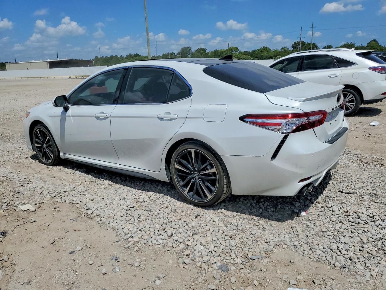 2020 TOYOTA CAMRY XSE — снимка 2