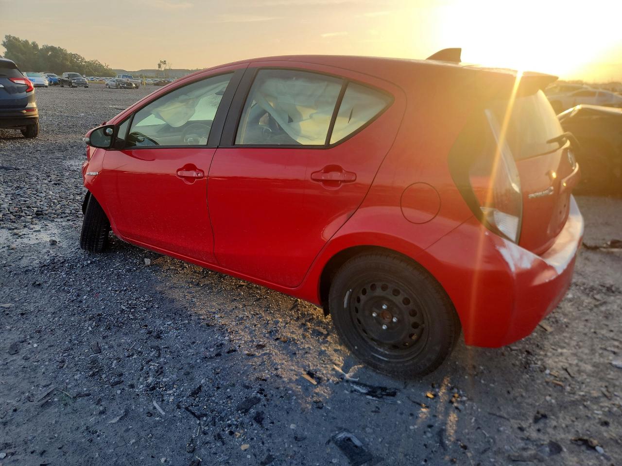2016 TOYOTA PRIUS C TWO — снимка 2