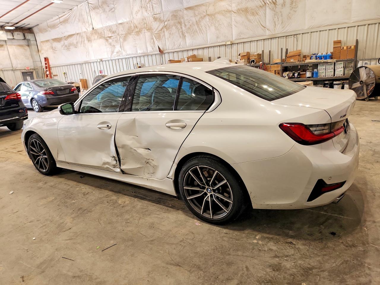 2020 BMW 330XI — снимка 2