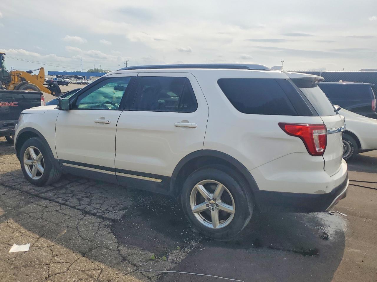 2017 FORD EXPLORER XLT — снимка 2