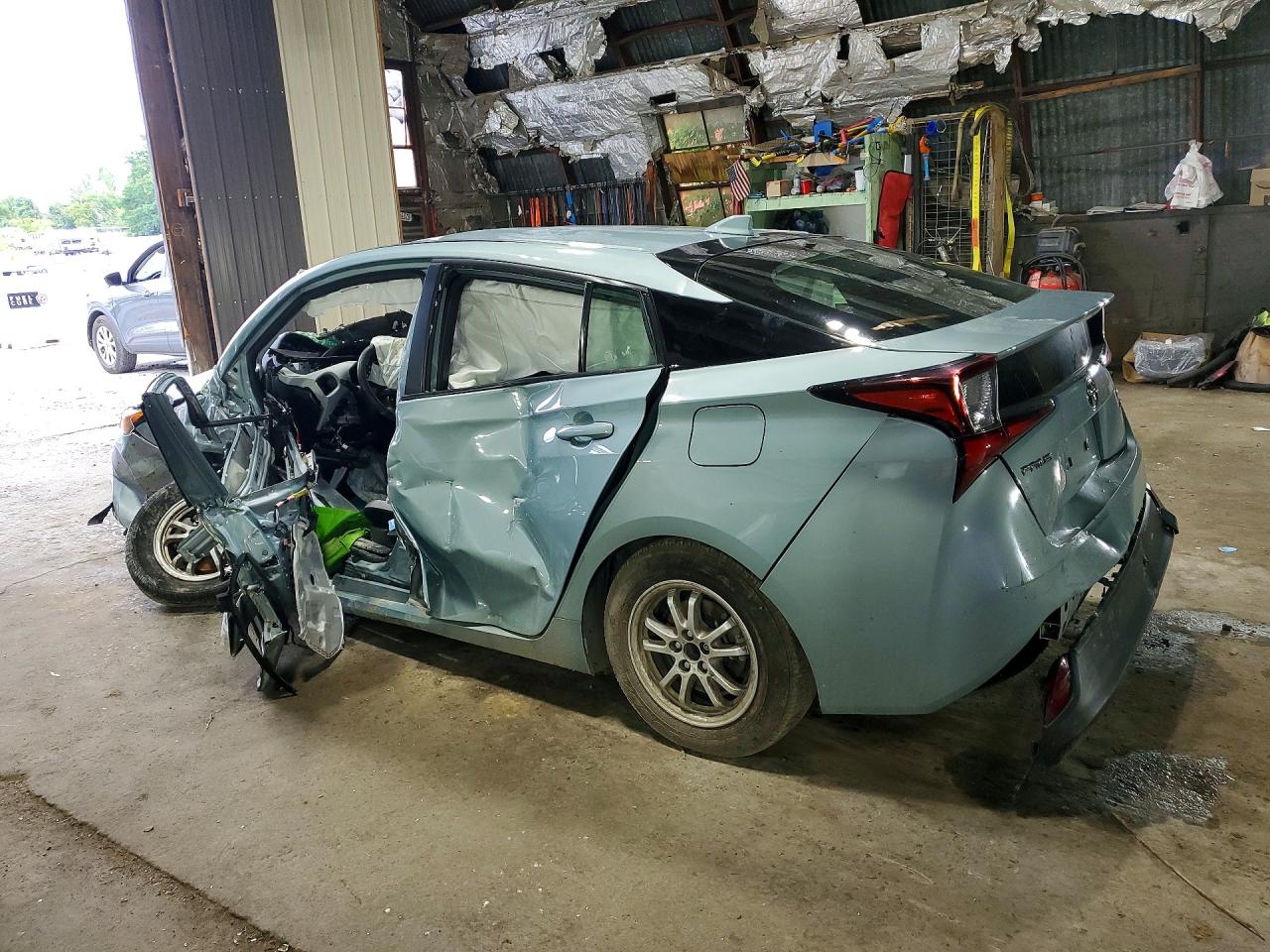 2019 TOYOTA PRIUS L ECO — снимка 2