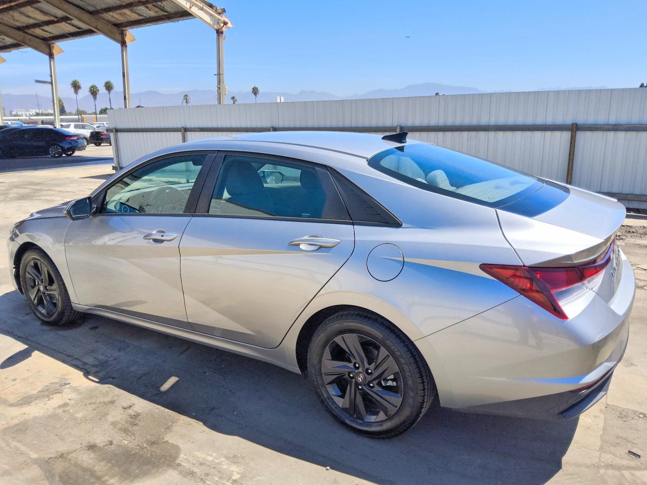 2021 HYUNDAI ELANTRA SEL — снимка 2
