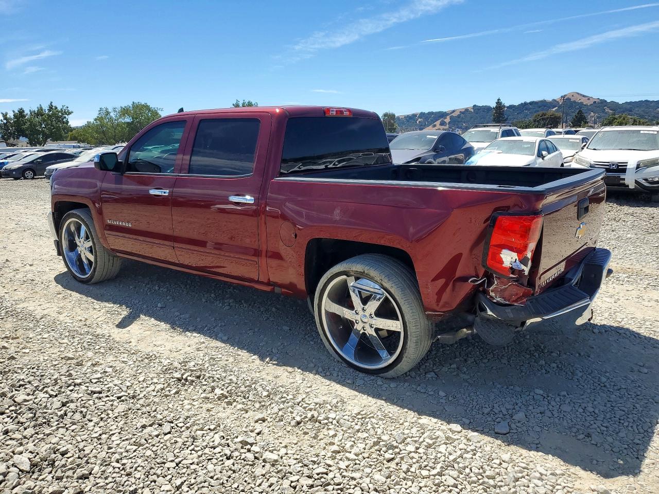 2017 CHEVROLET SILVERADO C1500 LT — снимка 2