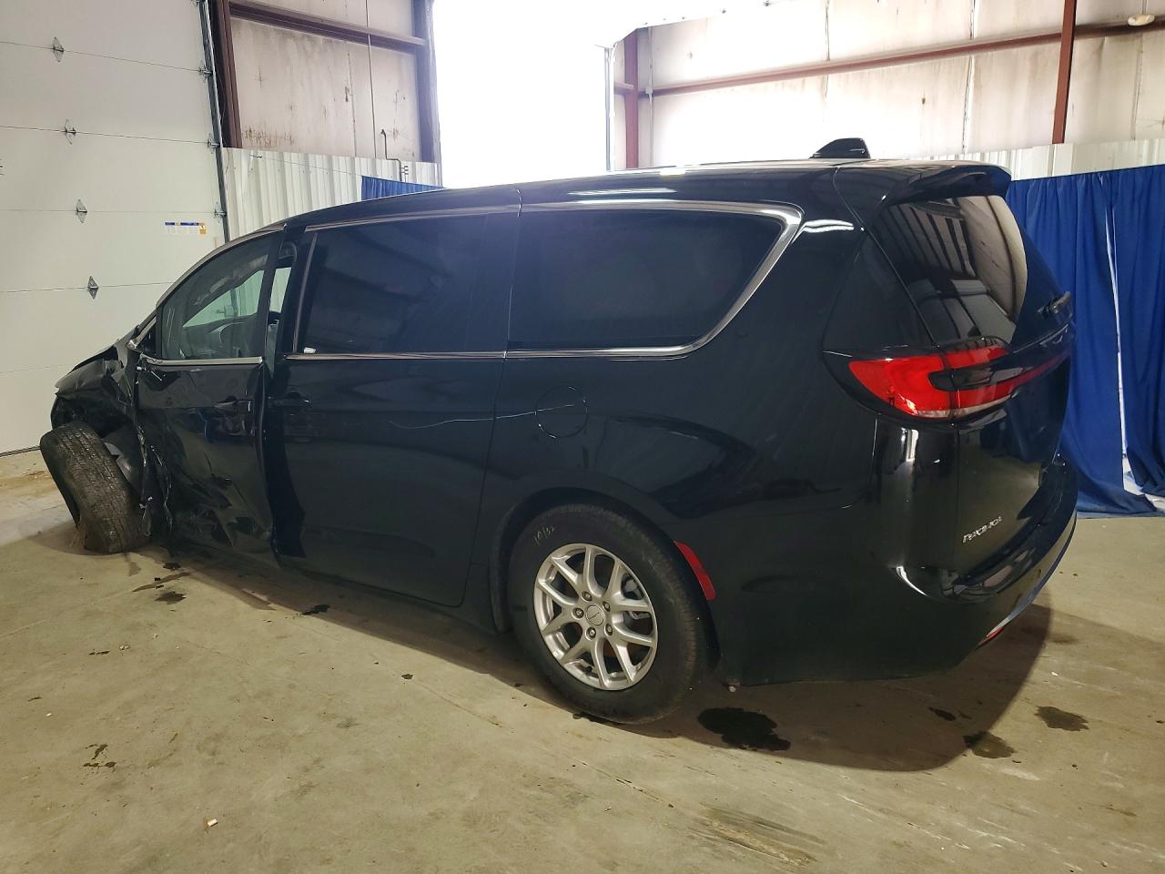2027 CHRYSLER PACIFICA SELECT — снимка 2