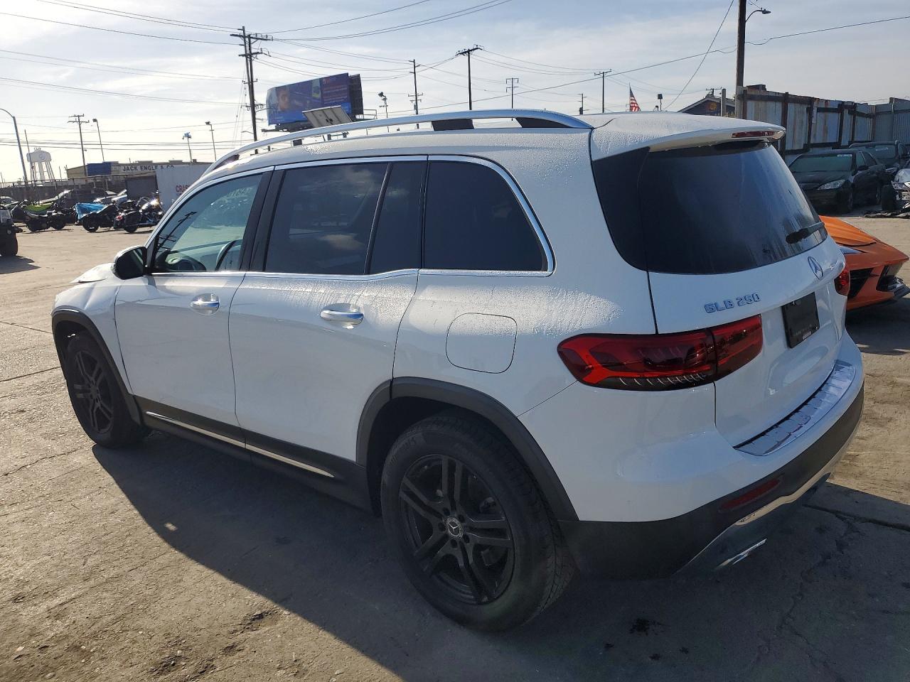 2020 MERCEDES-BENZ GLB 250 4MATIC — снимка 2