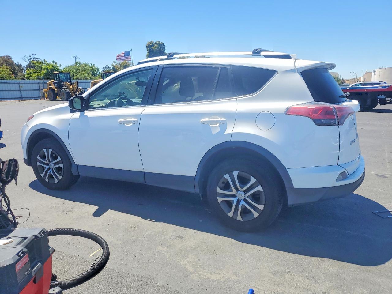 2016 TOYOTA RAV4 LE — снимка 2