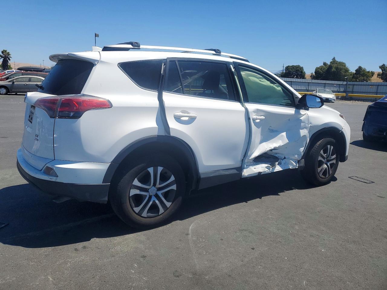 2016 TOYOTA RAV4 LE — снимка 3
