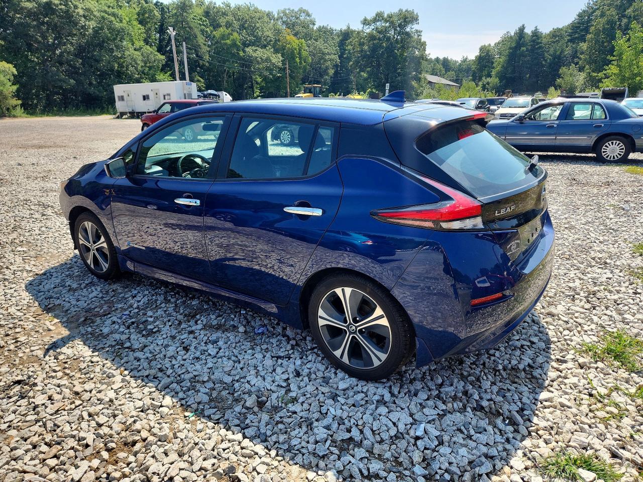 2018 NISSAN LEAF SV — снимка 2