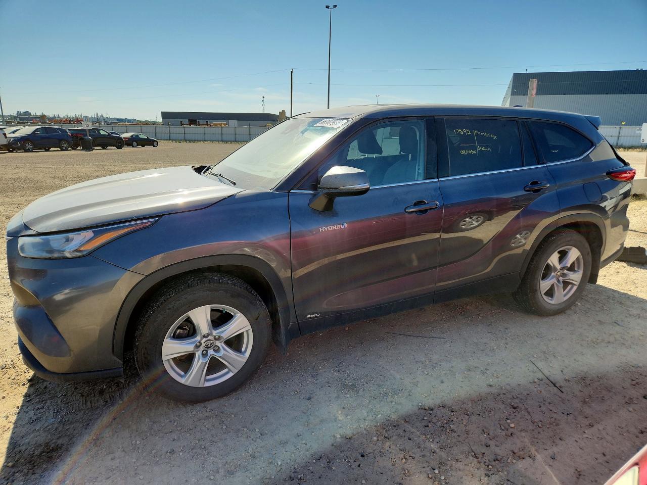 2020 TOYOTA HIGHLANDER HYBRID LE