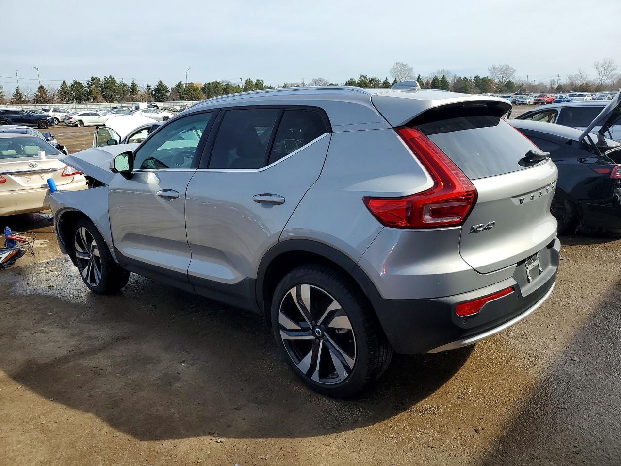 2024 VOLVO XC40 ULTIMATE — снимка 2