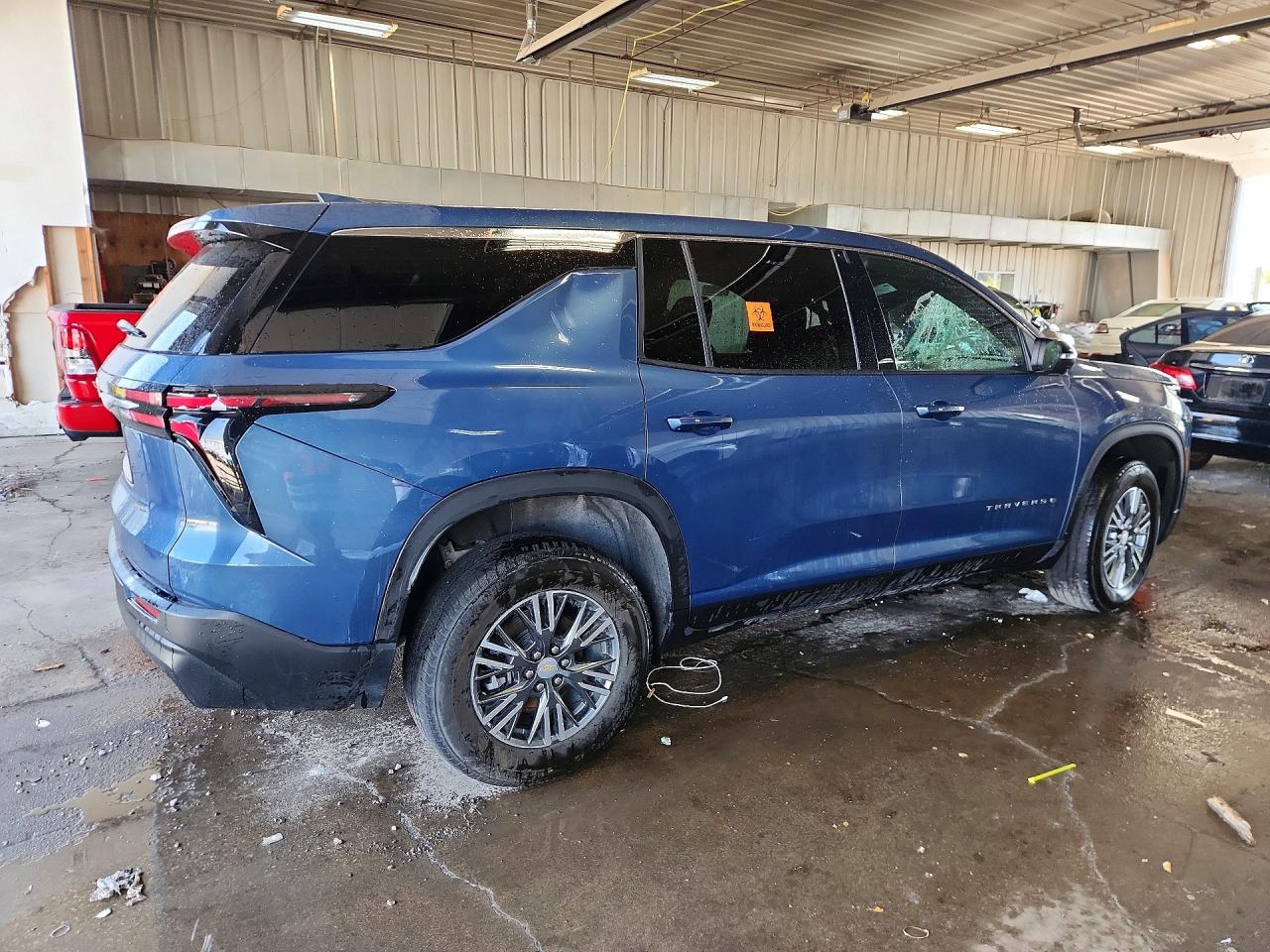 2024 CHEVROLET TRAVERSE LS — снимка 3