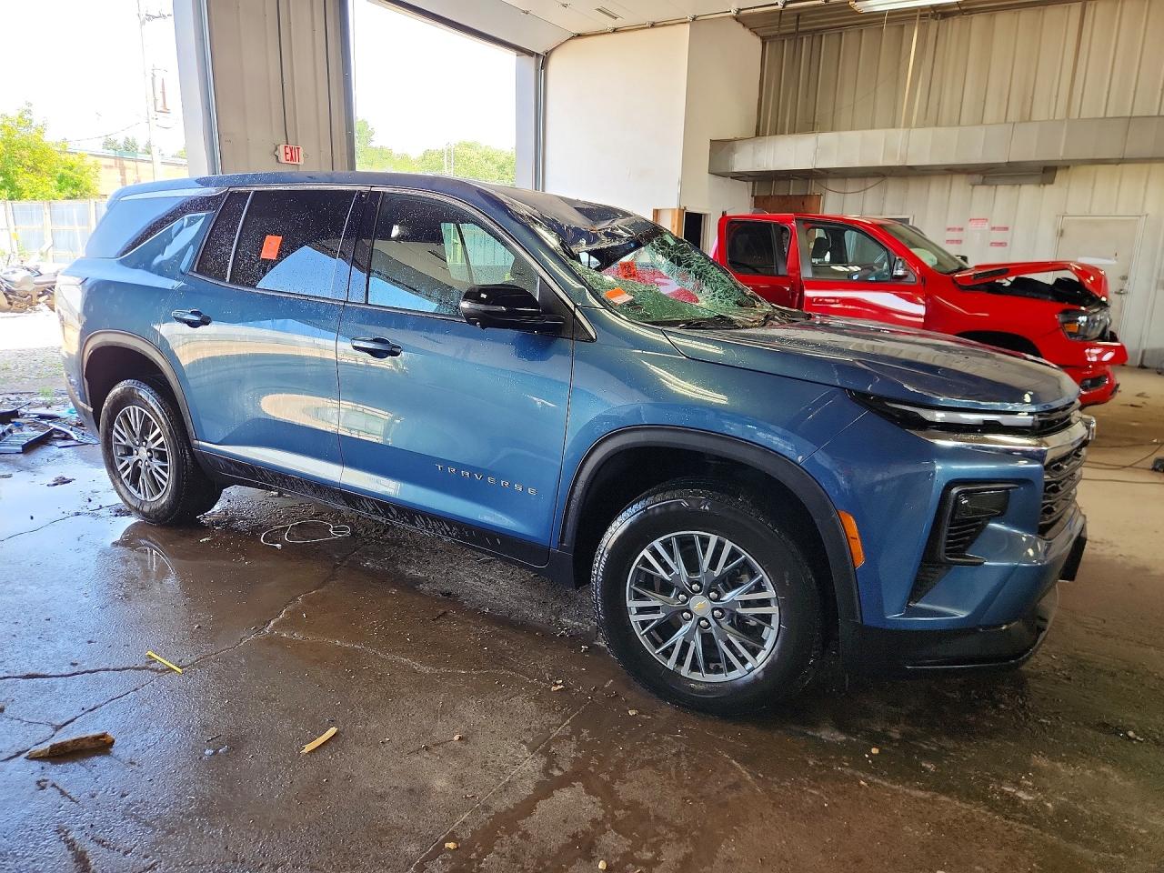 2024 CHEVROLET TRAVERSE LS — снимка 4