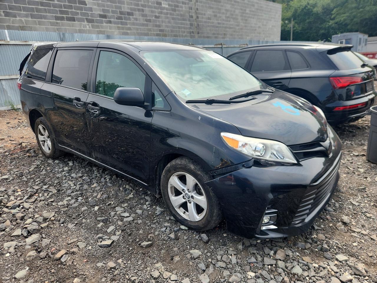 2020 TOYOTA SIENNA L — снимка 4