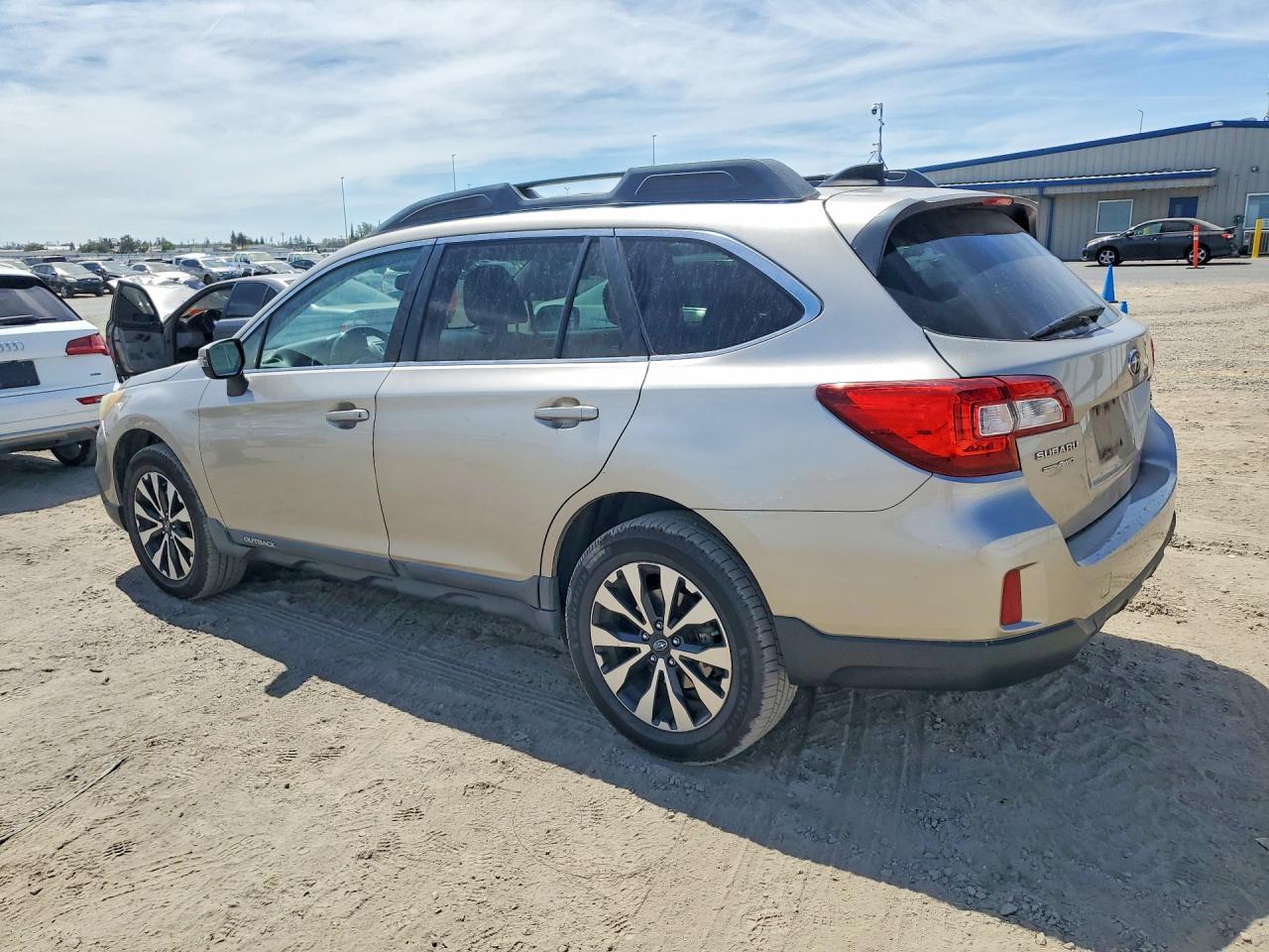 2016 SUBARU OUTBACK 3.6R LIMITED — снимка 2